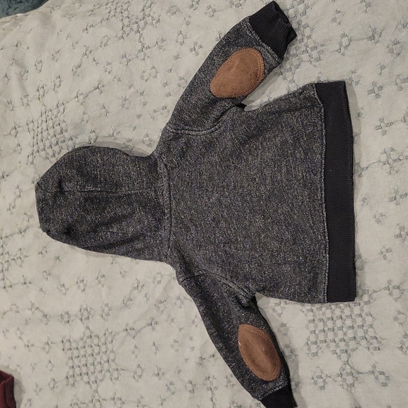 3 month ADORABLE sweater - Picture 2 of 2